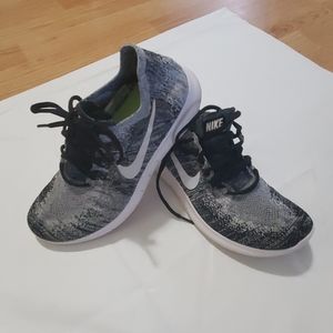 Nike Free Run, women's 8, black, white and gray!